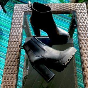 Steve Madden boots size 6 brand new never worn.
